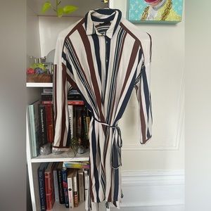 Cute wrap dress - button down from Topshop. Size 2 (runs big like size 4/6).